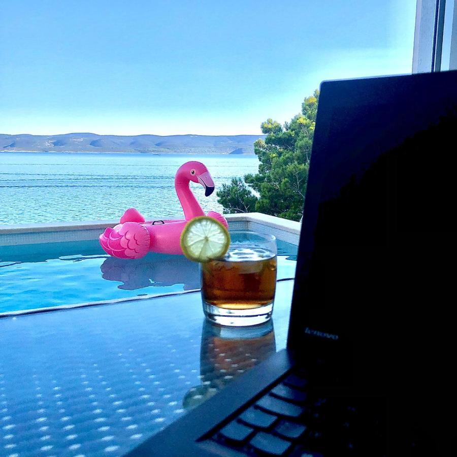 Beachfront Holiday Home - Private Heated Pool ميميتسا المظهر الخارجي الصورة