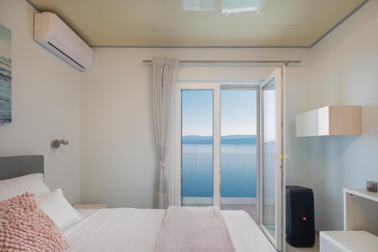Beachfront Holiday Home - Private Heated Pool ميميتسا المظهر الخارجي الصورة