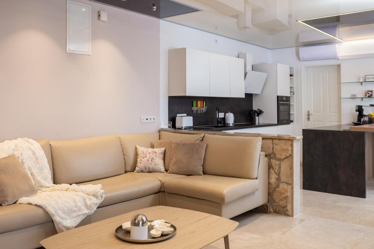 Beachfront Holiday Home - Private Heated Pool ميميتسا المظهر الخارجي الصورة