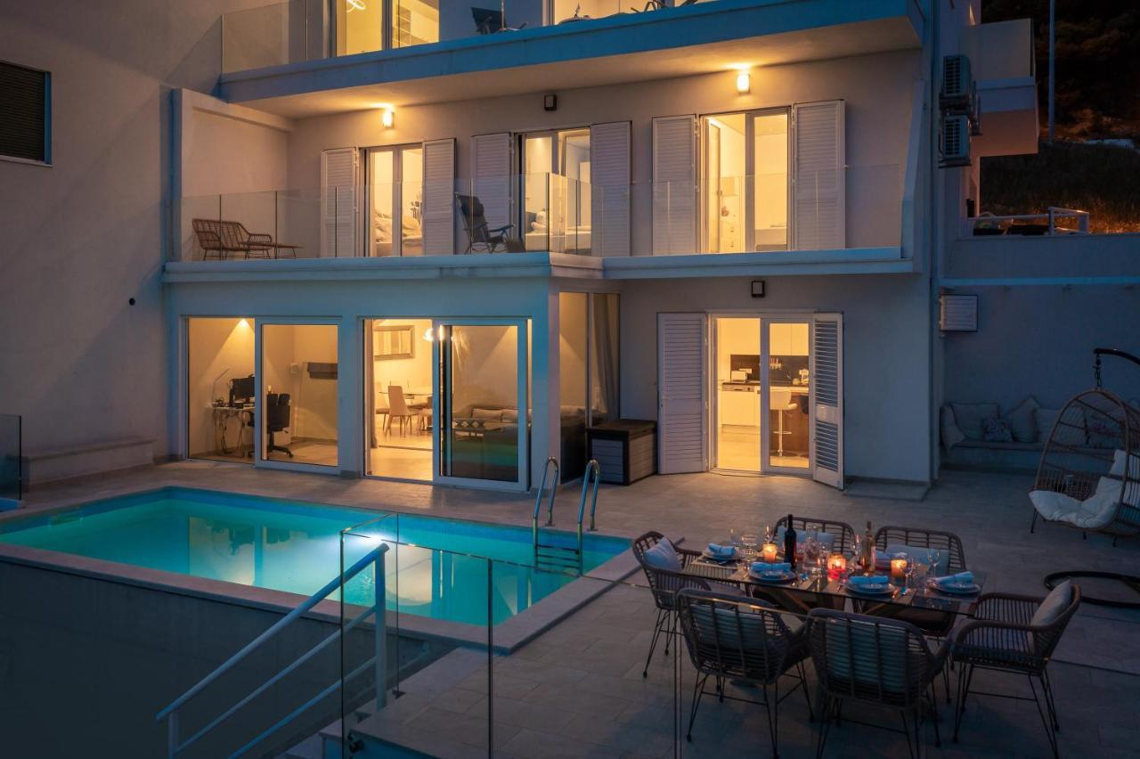 Beachfront Holiday Home - Private Heated Pool ميميتسا المظهر الخارجي الصورة